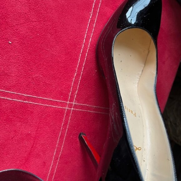 Black Louboutin pumps - Picture 9 of 11